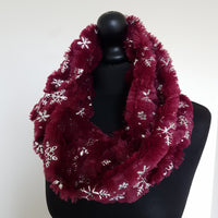 Wine foil snowflakes snuggy snood