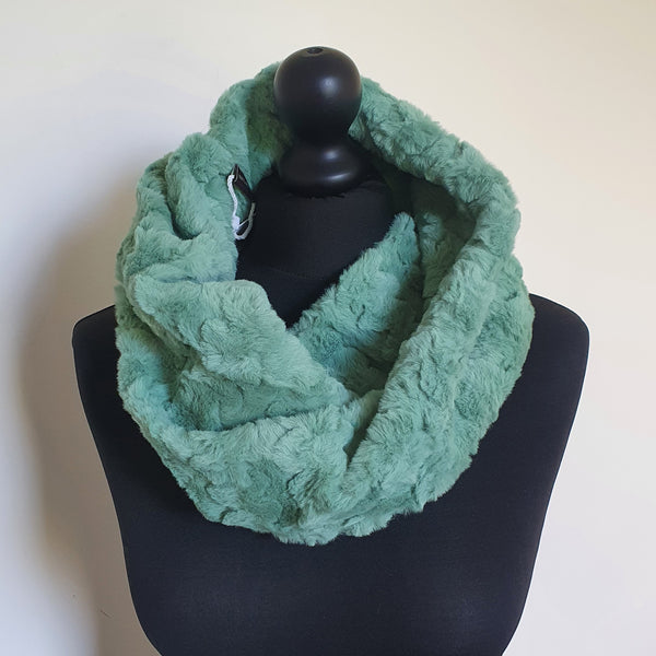 Green snuggy snood